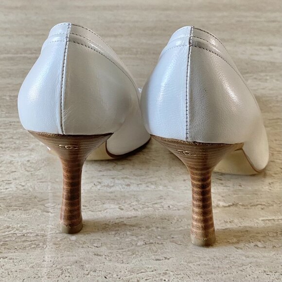 Vintage Chanel Gold CC Bow Pumps - Picture 7 of 10